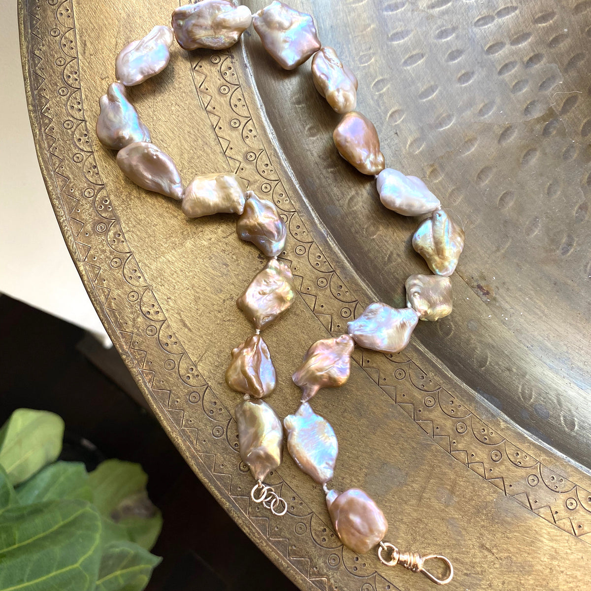 FRESHWATER BAROQUE PEARL NECKLACE