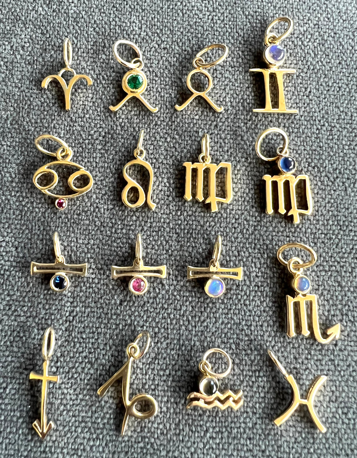 SCORPIO MINI CHARM