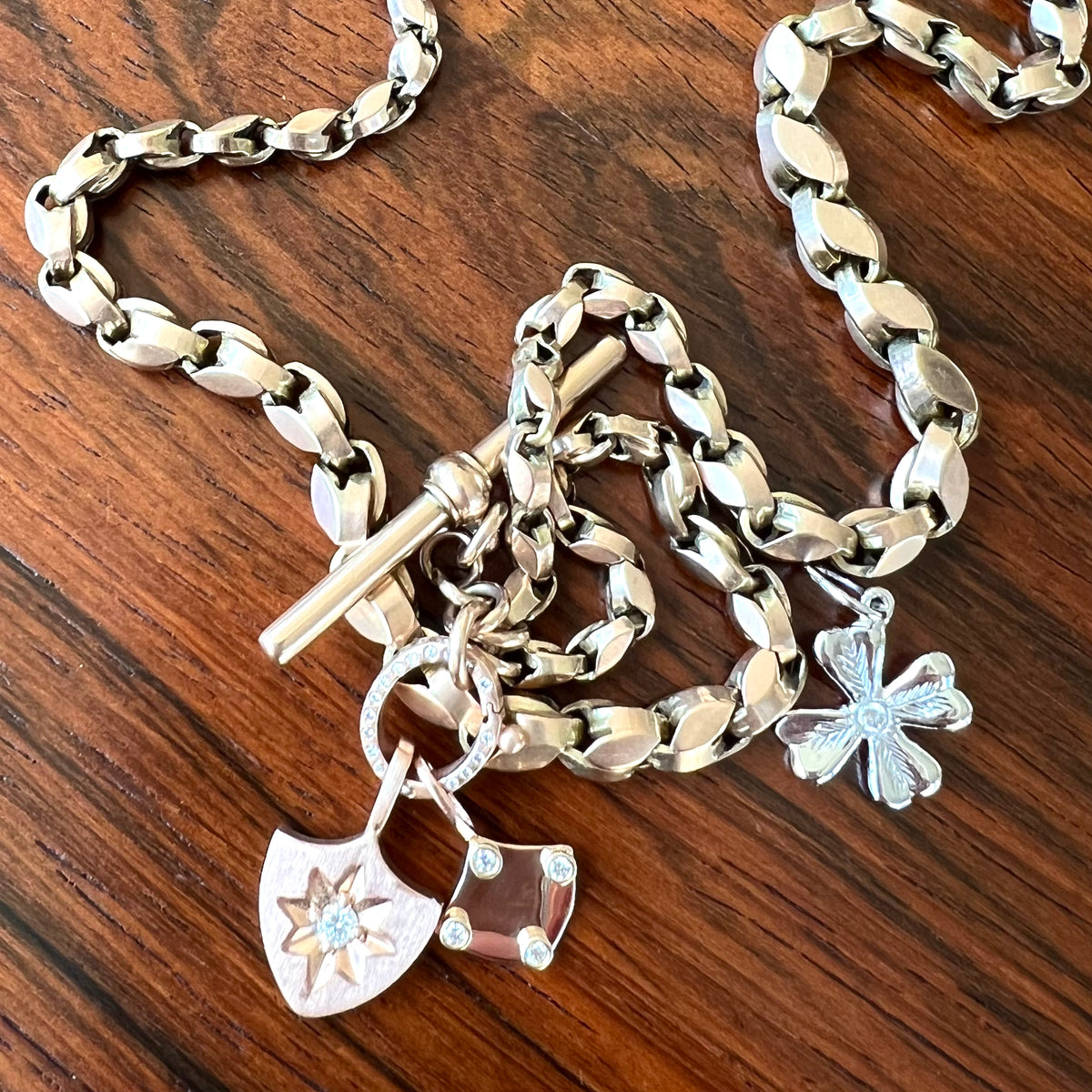 ROSE GOLD DIAMOND LUCKY STAR SHIELD