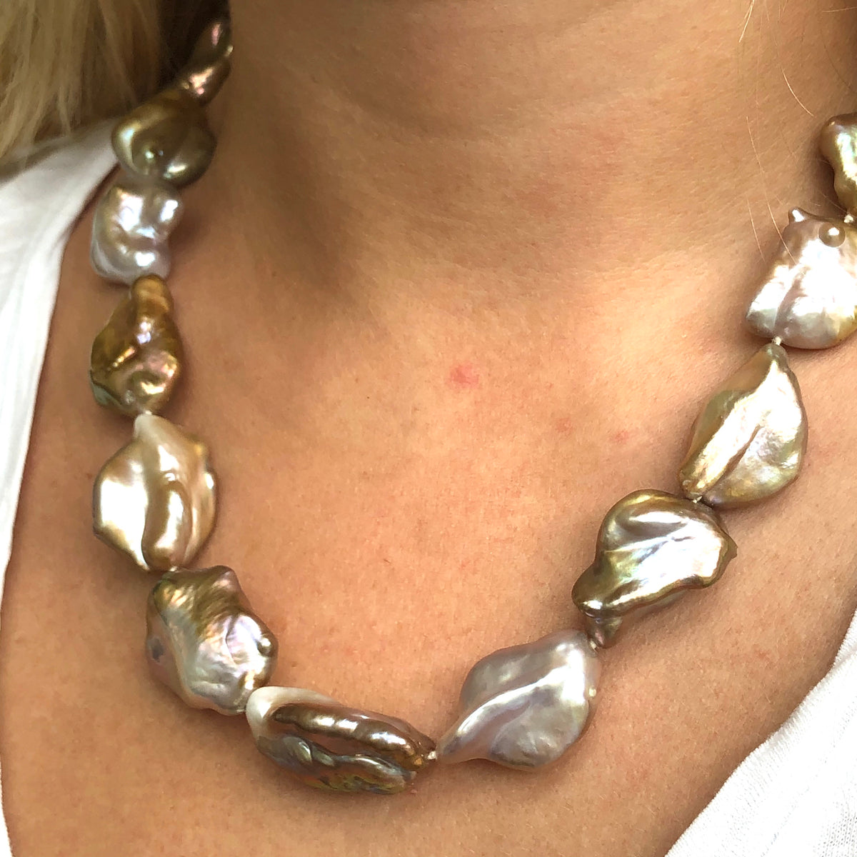 FRESHWATER BAROQUE PEARL NECKLACE
